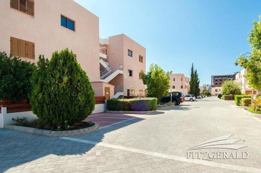 1 Bedroom Garden Flat, Sleeps 4 Пафос Екстер'єр фото