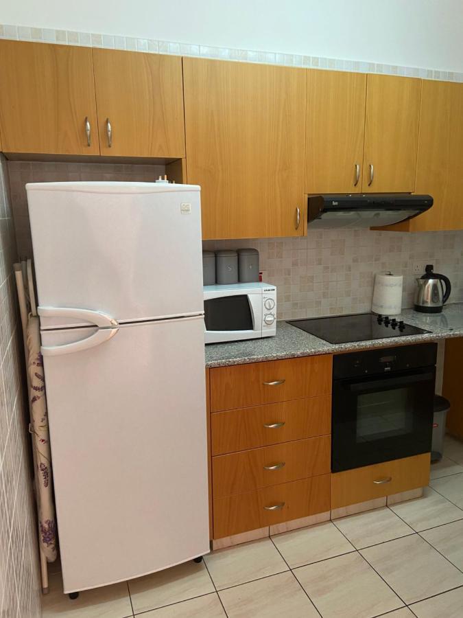 1 Bedroom Garden Flat, Sleeps 4 Пафос Екстер'єр фото